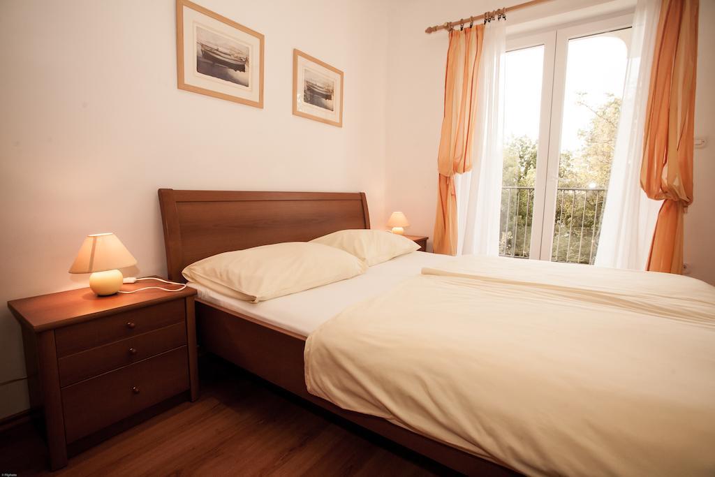 Apartments Bogovic Malinska Esterno foto