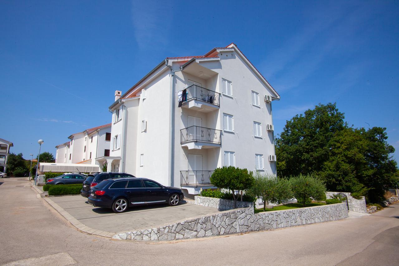 Apartments Bogovic Malinska Esterno foto